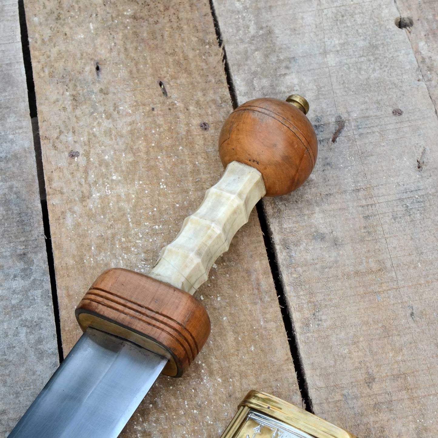 Pompeii Gladius – Deepeeka